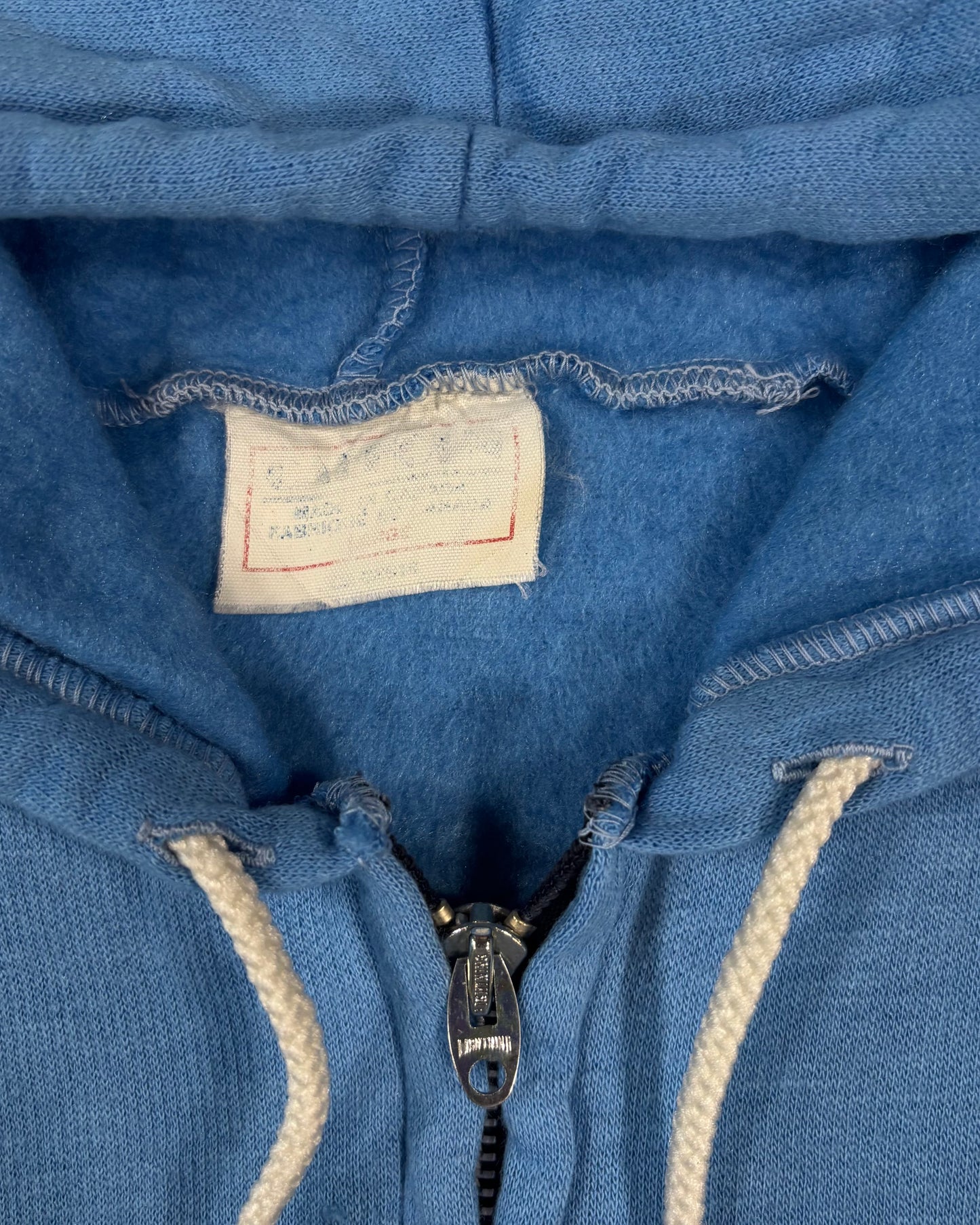 Vintage 1970s University of Saskatchewan Zip Hoodie – Retro Campus Sports Sweatshirt