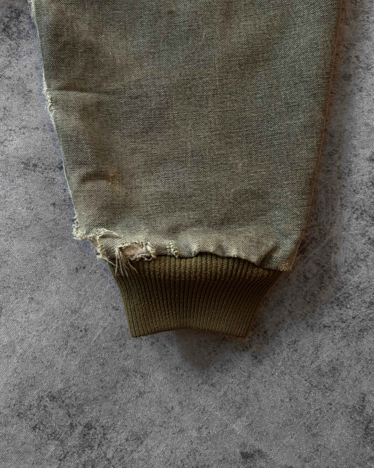 Vintage 2004 Distressed Carhartt J130 Olive Green Faded Active Jacket – Made in Mexico