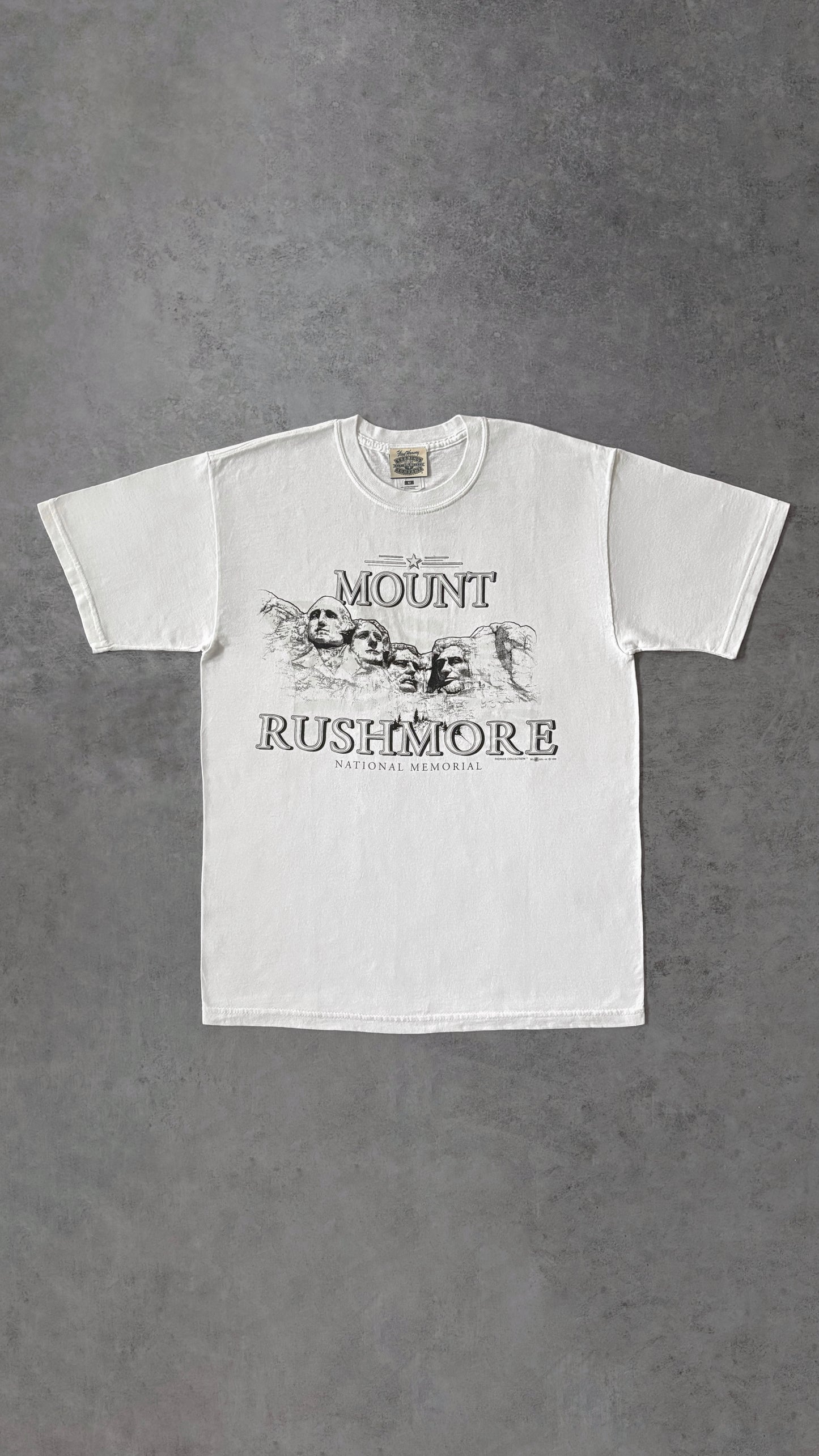 Vintage 90s Mount Rushmore Tee – 1999 USA Tourist Graphic Shirt
