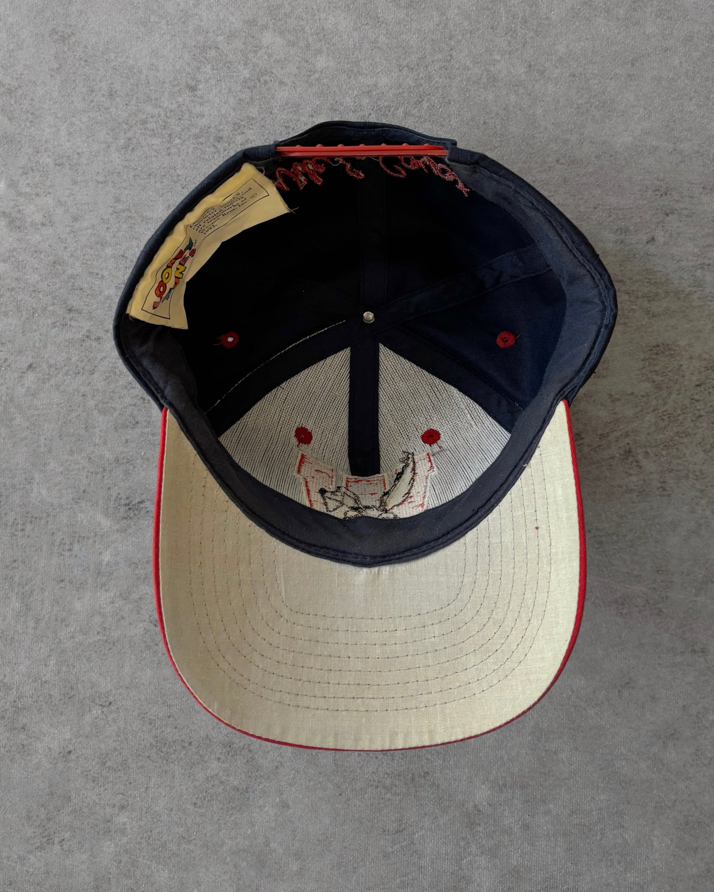 Vintage 1993 Looney Tunes Wile E. Coyote Cap – Drew Pearson – Navy/Red