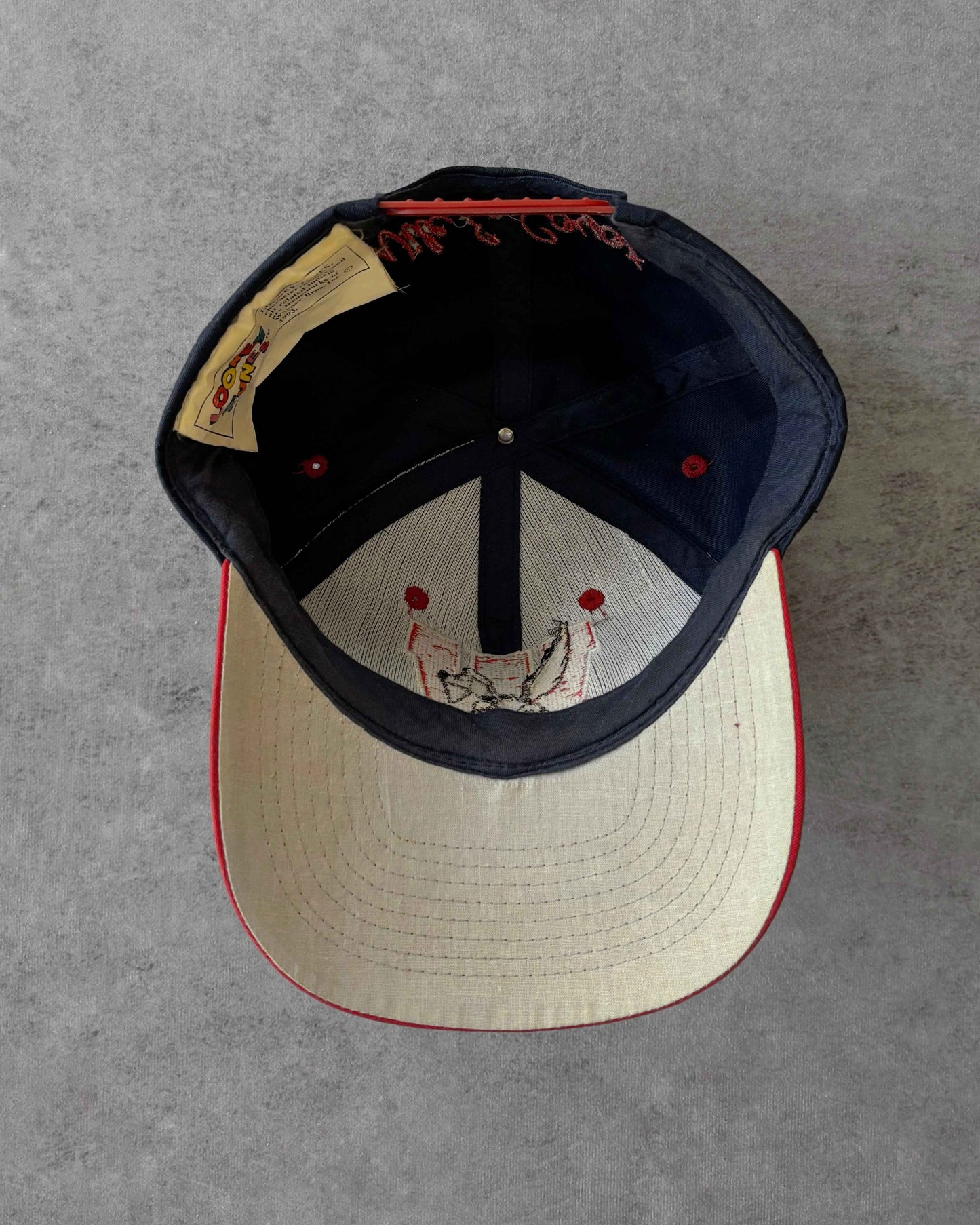 Vintage 1993 Looney Tunes Wile E. Coyote Cap – Drew Pearson – Navy/Red