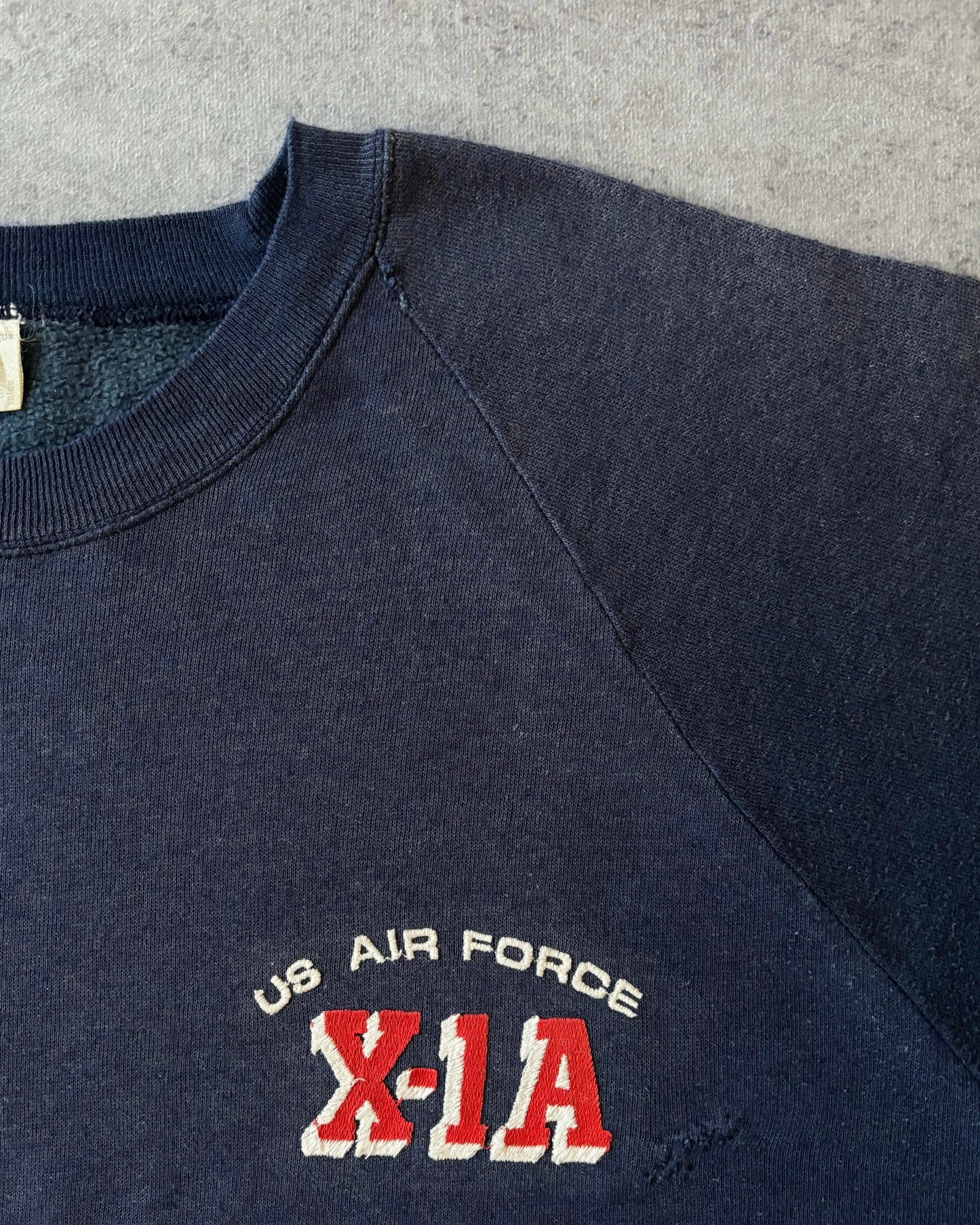 Vintage Sun Faded 1980s US Air Force Embroidered Distressed Crewneck