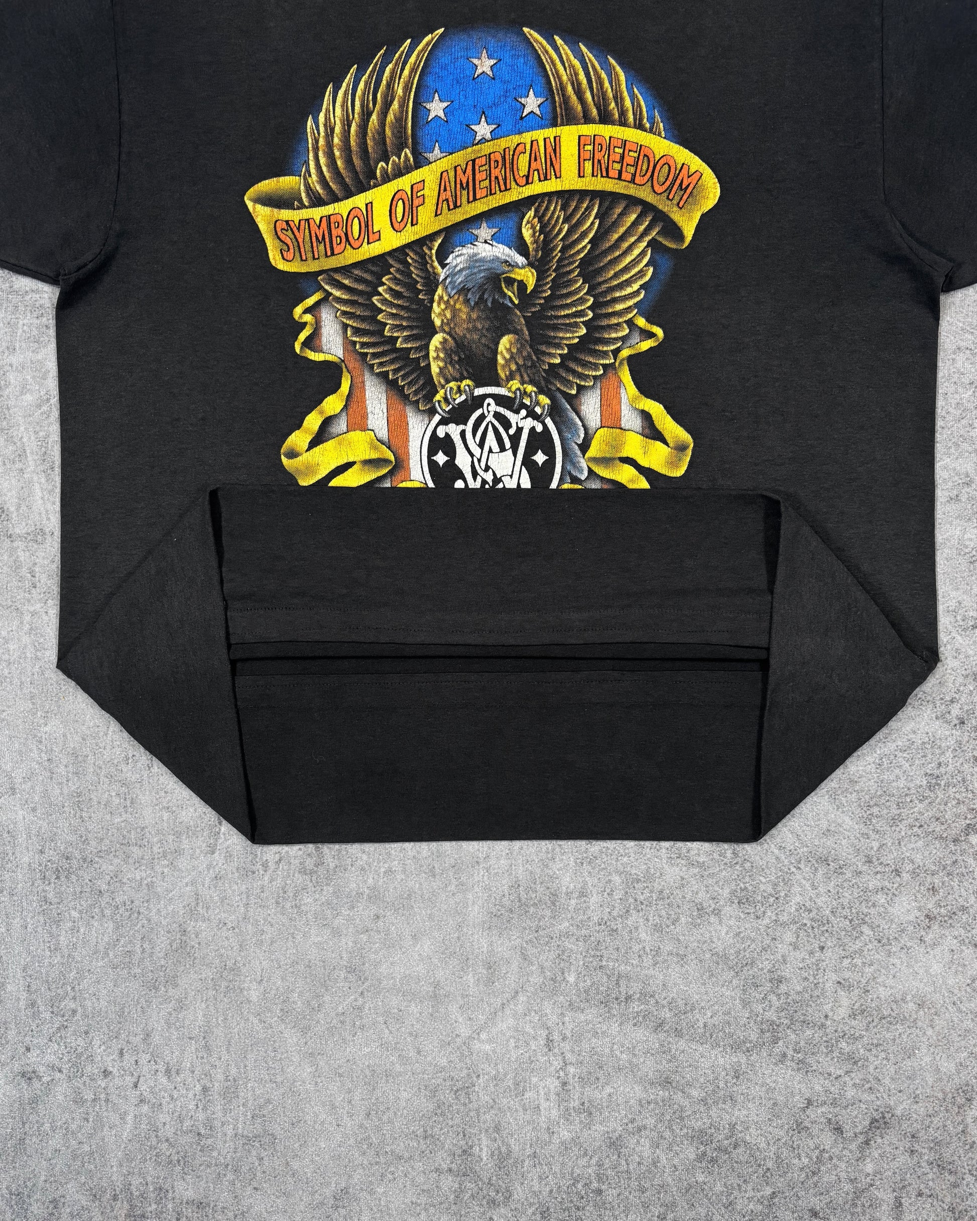 Smith and Wesson t-shirt hem detail