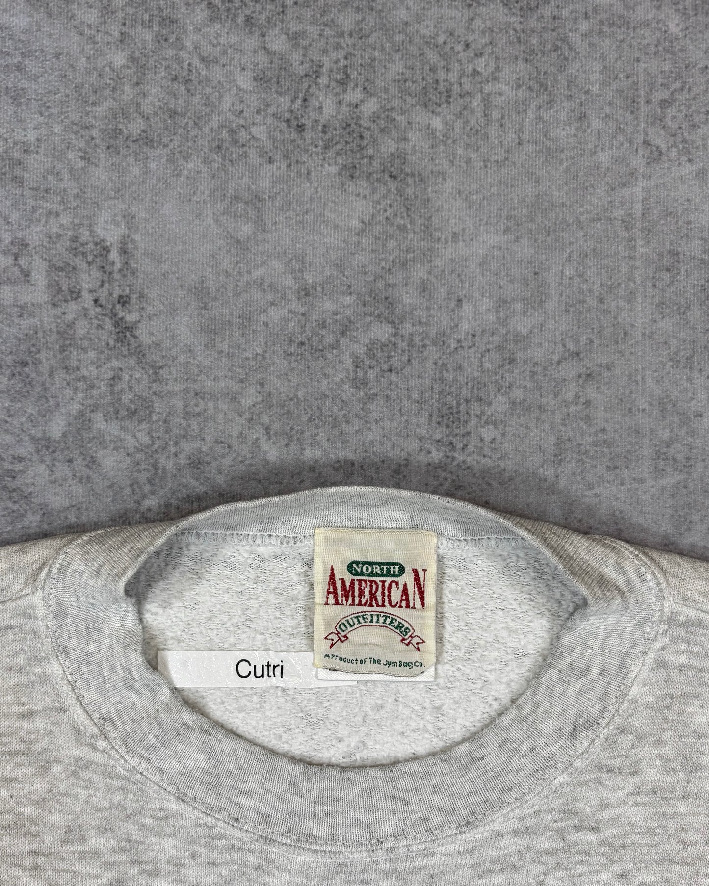 Vintage 1990s North American Outfitters Deer Hunting Graphic Crewneck Sweatshirt – Tultex Blank – Hunting Rifle Print