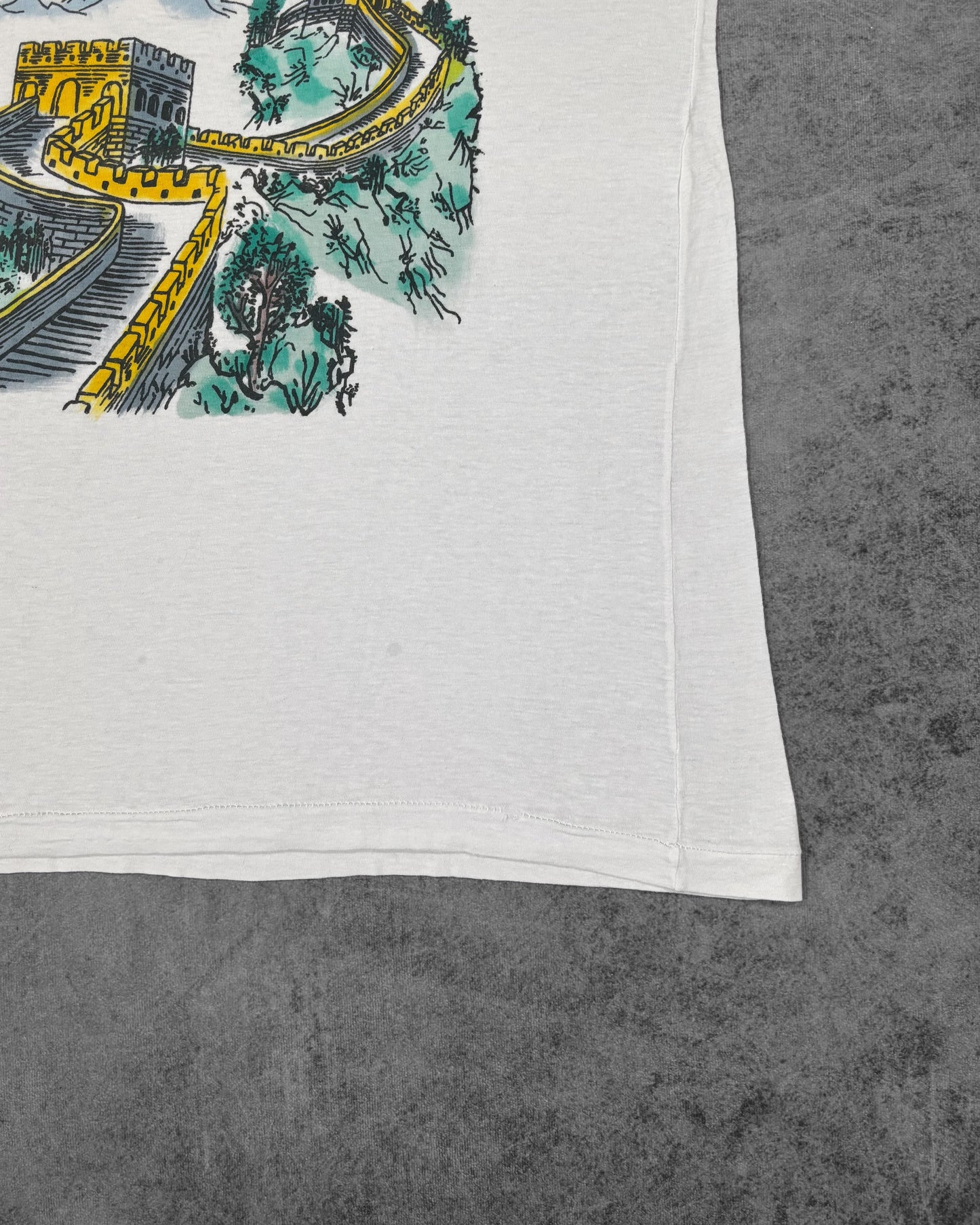 Vintage 1980s Great Wall of China Tourist T-Shirt - White Single Stitch - Souvenir Tee Screen Print
