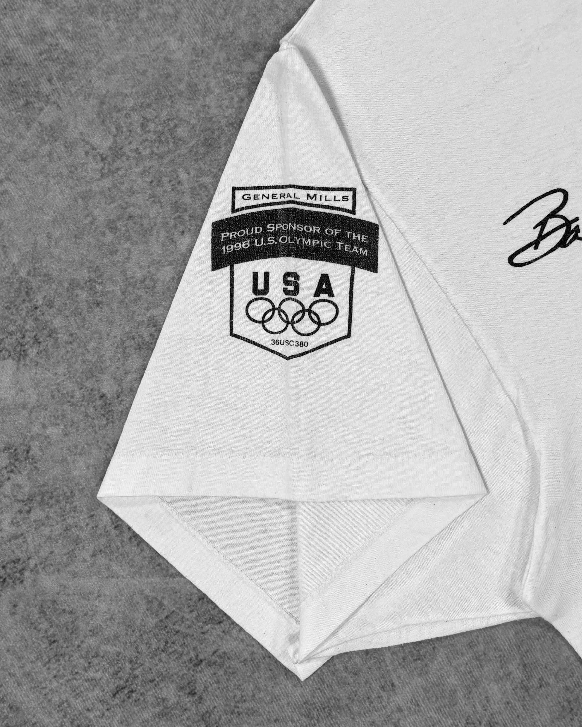 Sleeve print detail of the United States Committee for UNICEF graphic