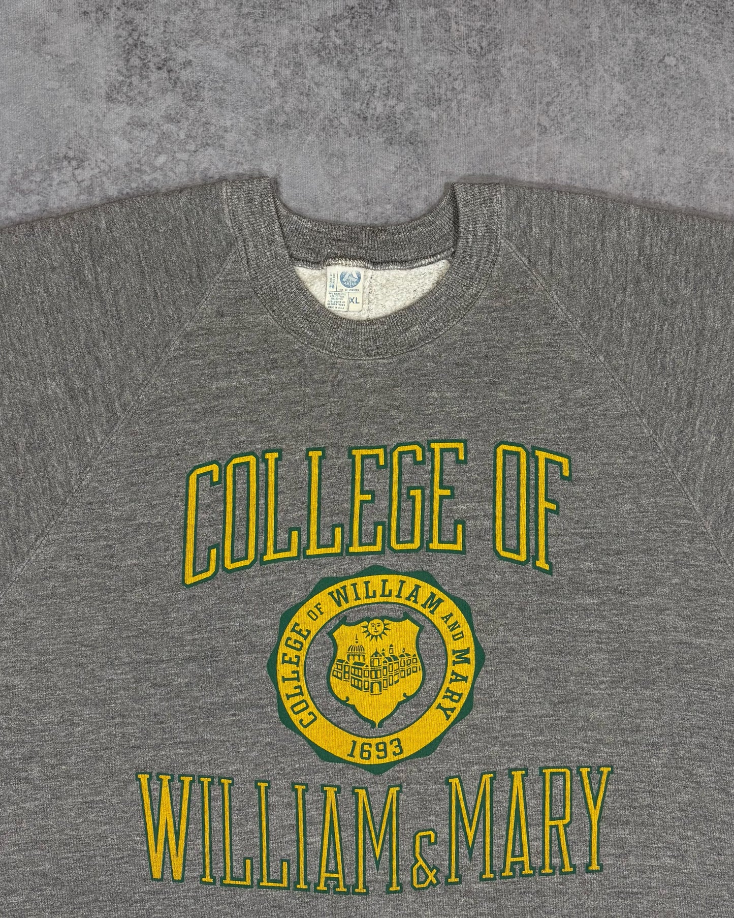 Vintage 1980s William & Mary College Crewneck Sweatshirt – Artex Made in USA – Classic Collegiate Spellout