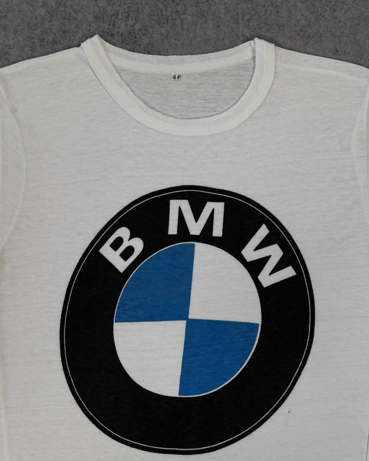 BMW logo t-shirt print detail
