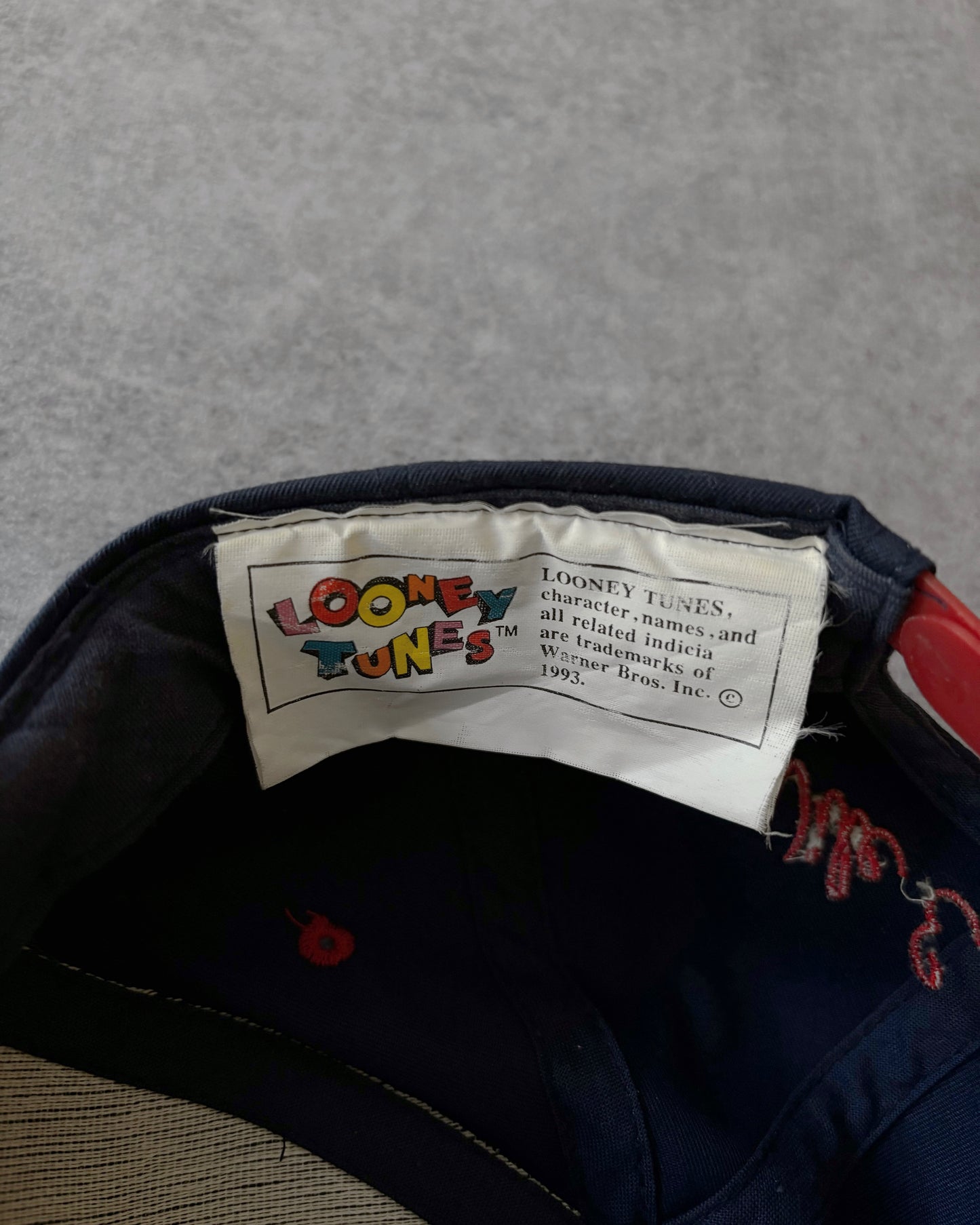 Vintage 1993 Looney Tunes Wile E. Coyote Cap – Drew Pearson – Navy/Red