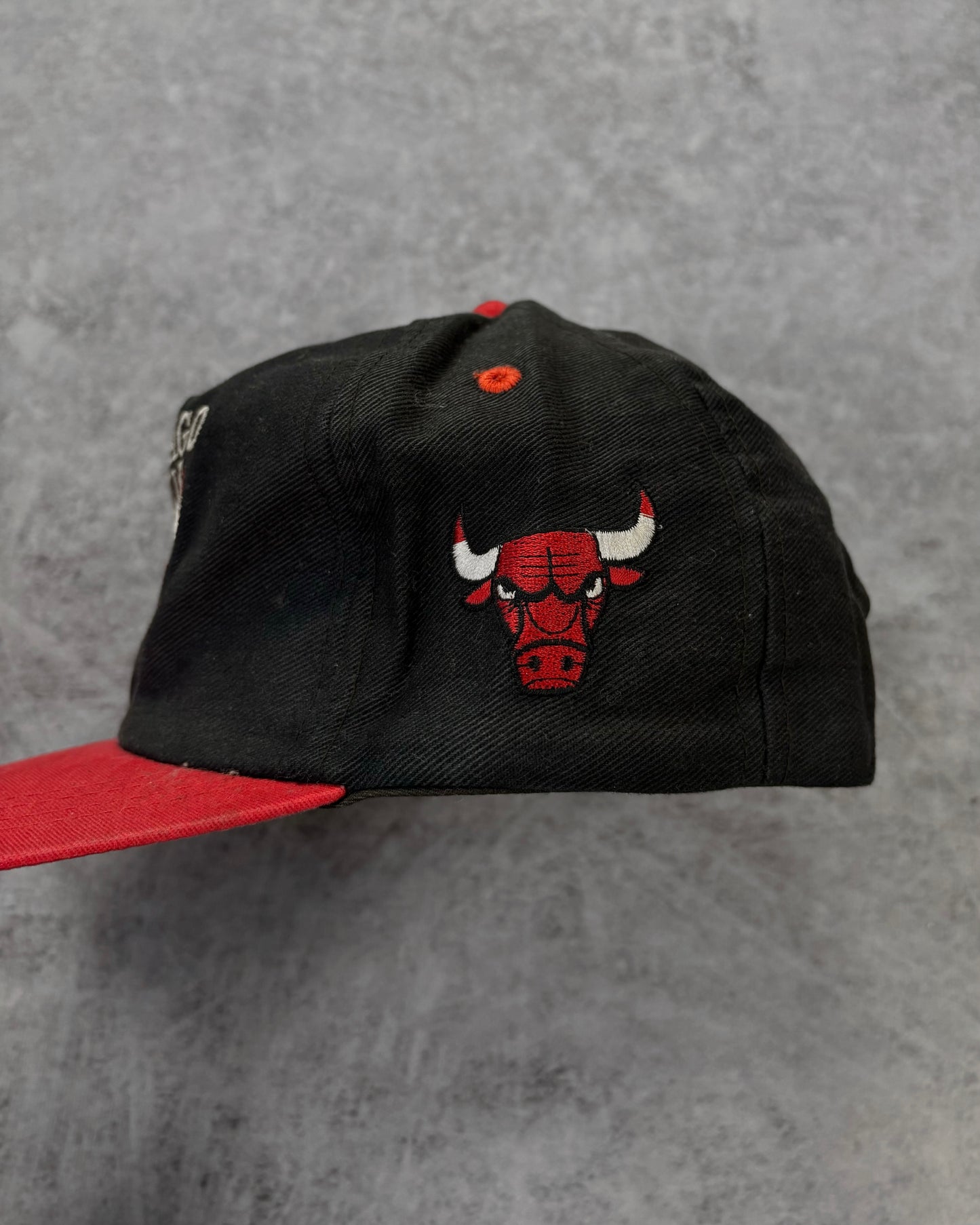 Vintage 1990s Chicago Bulls Snapback Cap - NBA Black Red Embroidered Hat