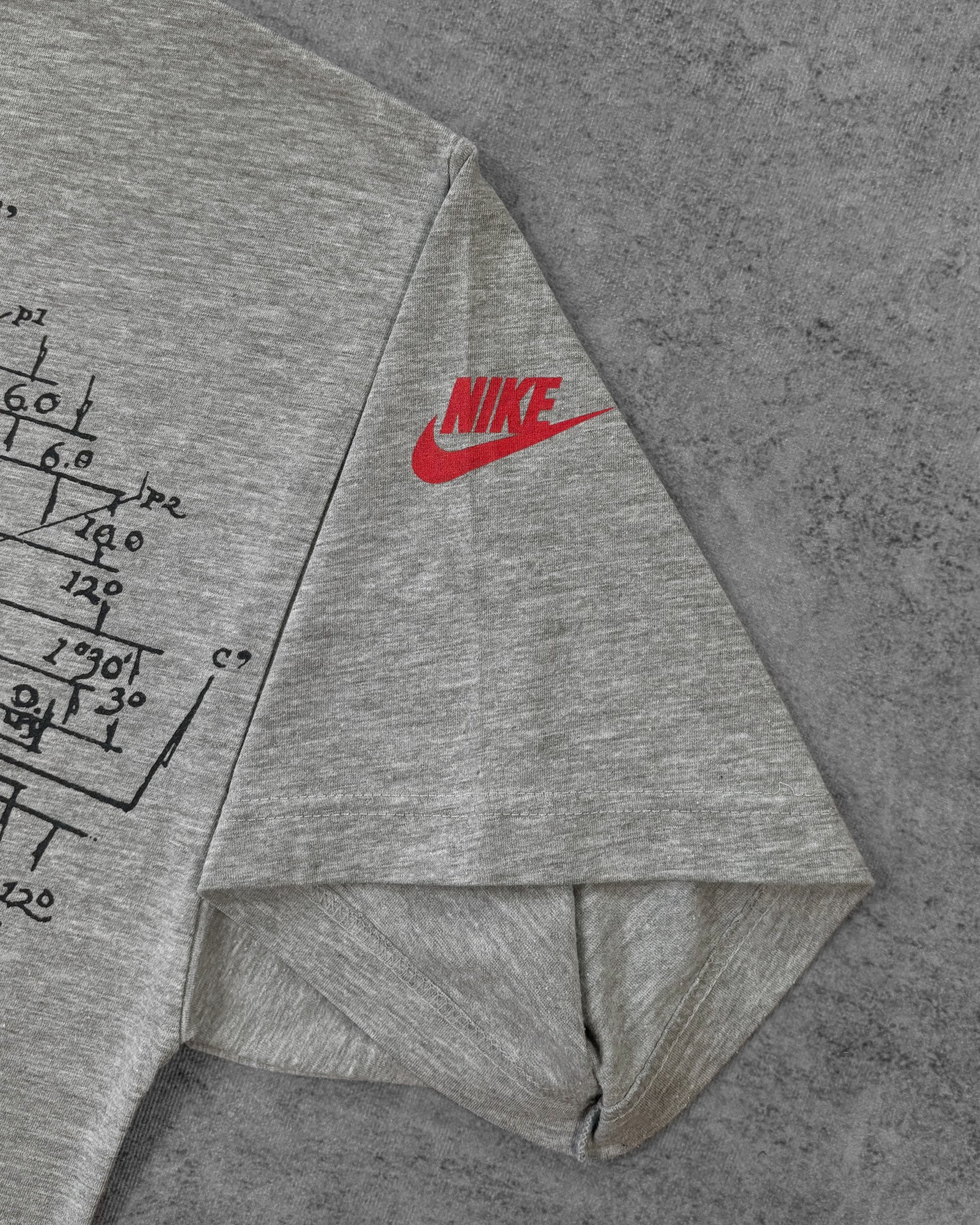 Stitching detail showing the single stitch hem on the Nike t-shirt