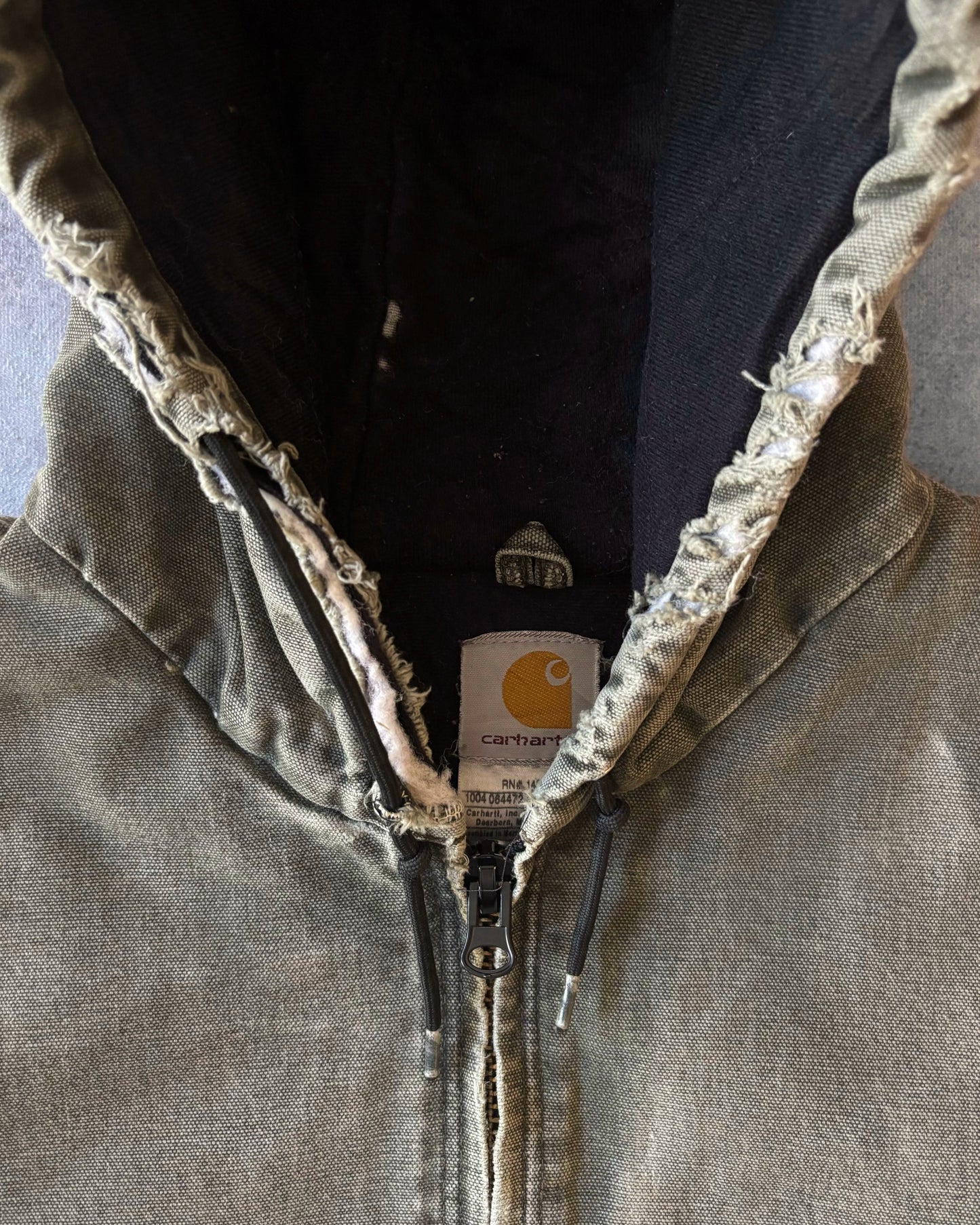 Vintage 2004 Distressed Carhartt J130 Olive Green Faded Active Jacket – Made in Mexico