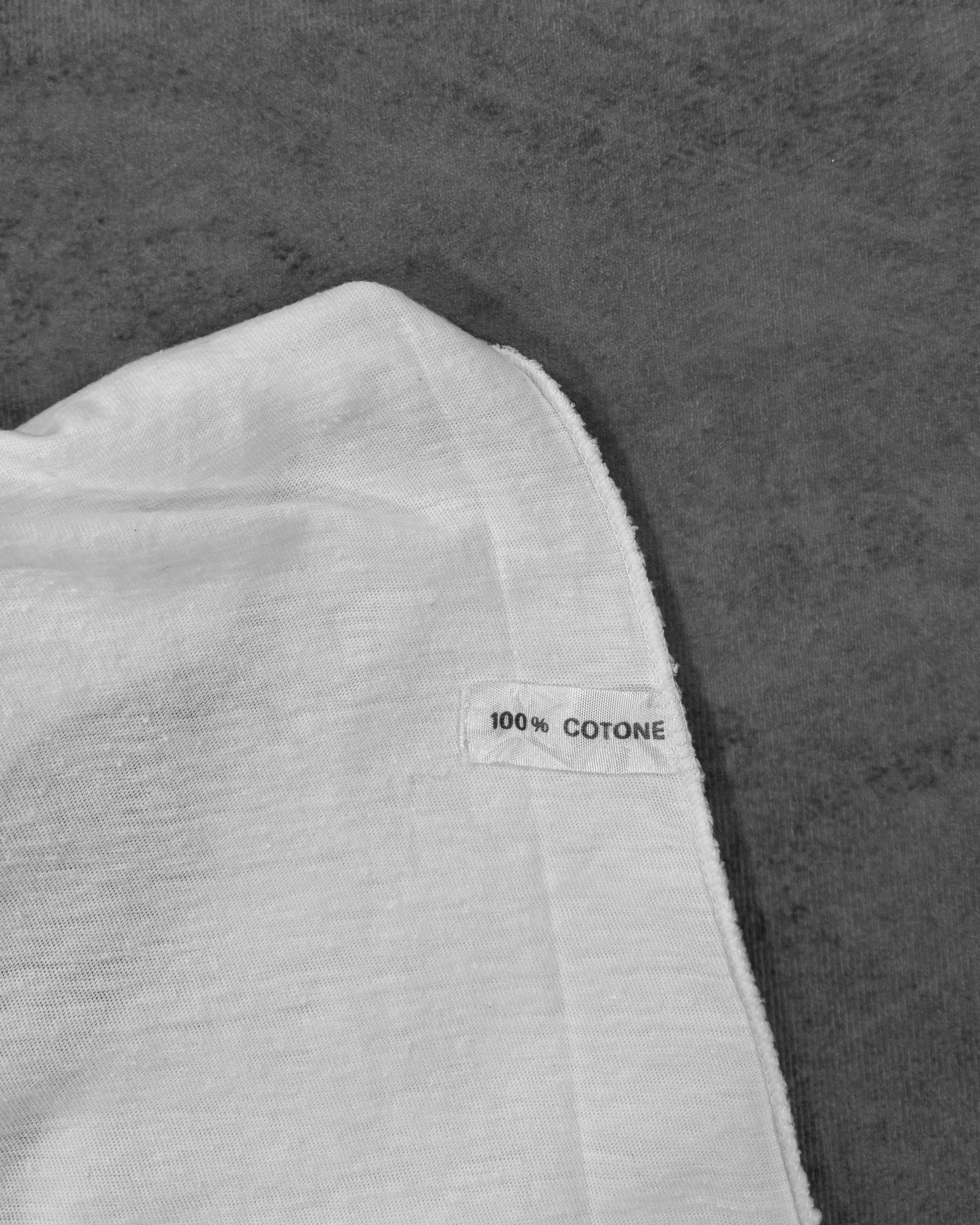 BMW logo t-shirt ribbed collar detail