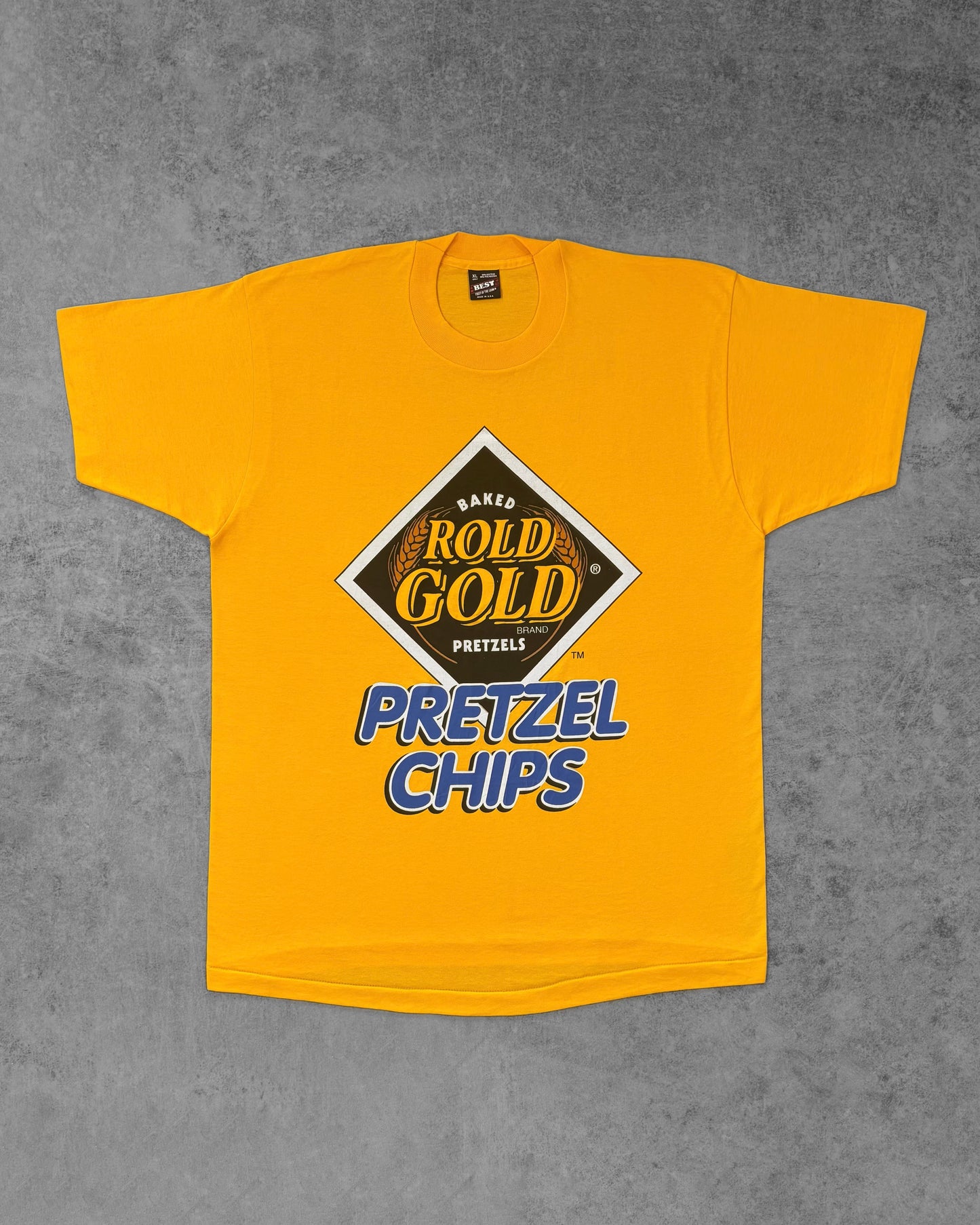 Vintage 1990s Roll Gold Pretzel Chips Graphic T-Shirt – Made in USA