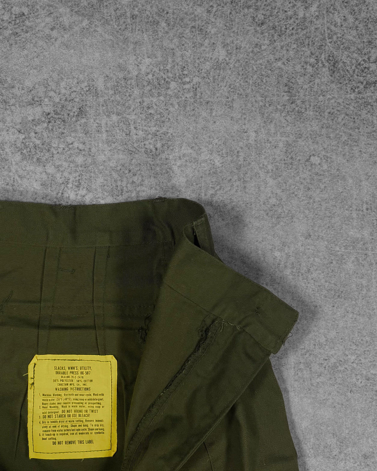 Vintage 1979 US Army OG-507 fatigue utility pants – zipper detail