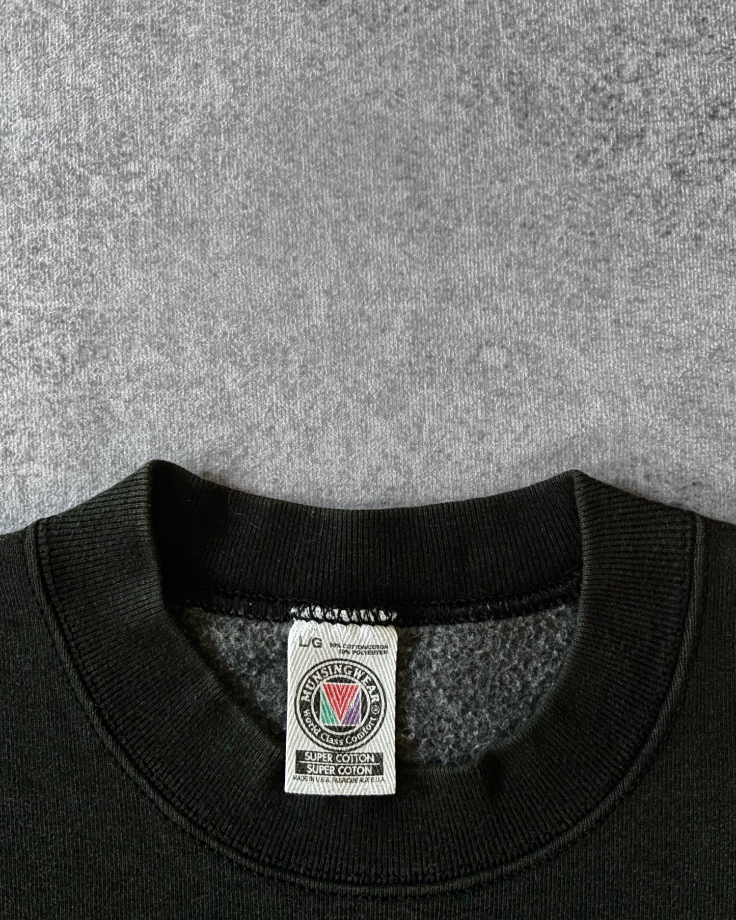 Vintage 80s Munsingwear Black Crewneck Sweatshirt – Made in USA