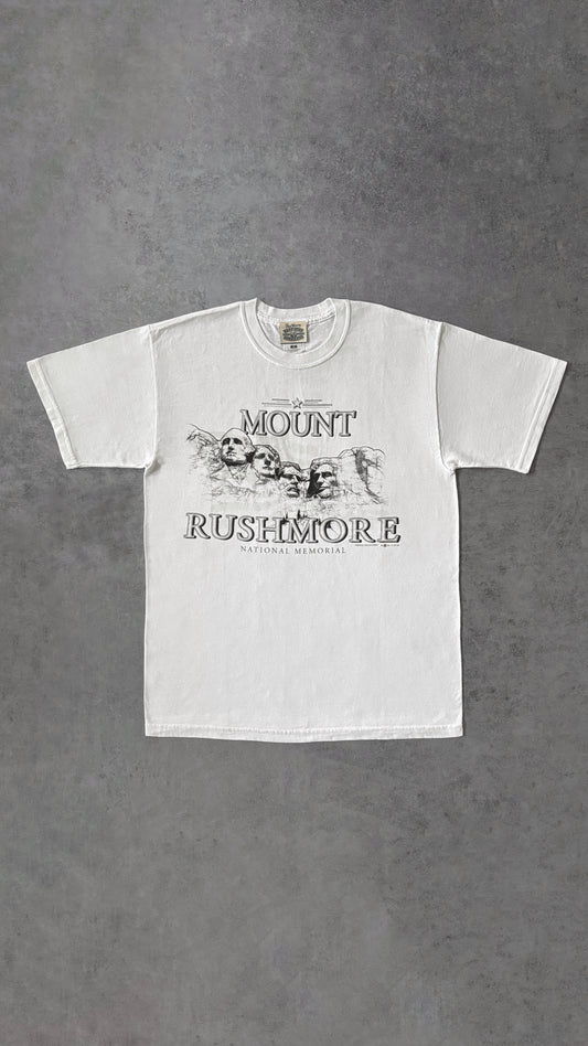 Vintage 90s Mount Rushmore Tee – 1999 USA Tourist Graphic Shirt