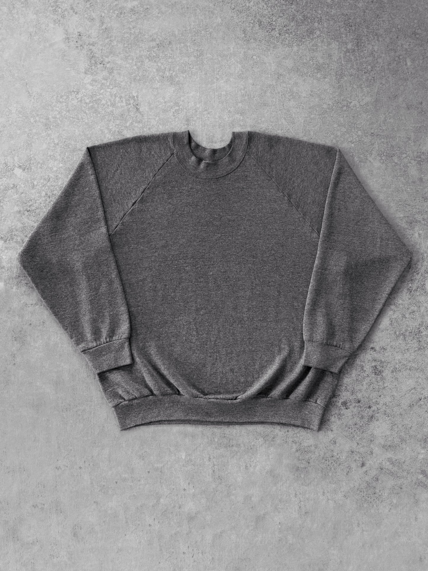 Vintage 1980s Grey Raglan Sweatshirt – Fruit of the Loom – Made in USA – Blank Crewneck