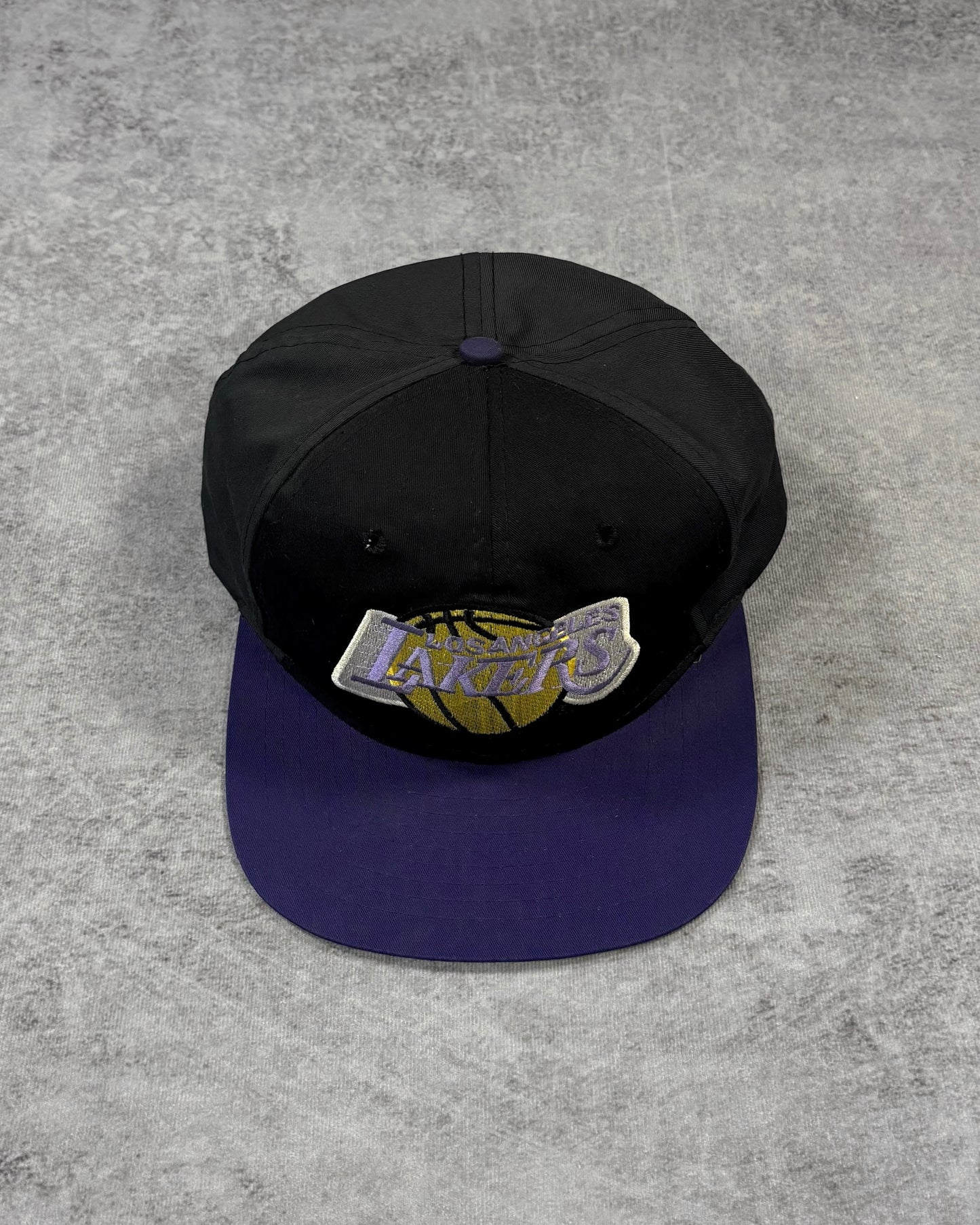 Vintage 1990s Los Angeles Lakers Snapback Cap – NBA Licensed AJD
