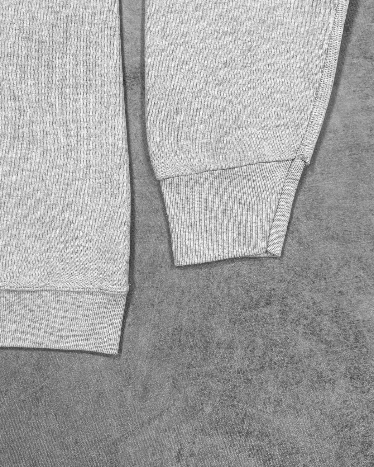 Vintage 1990s Fruit of the Loom Panthers Crewneck Sweatshirt – Made in El Salvador – Screen Print