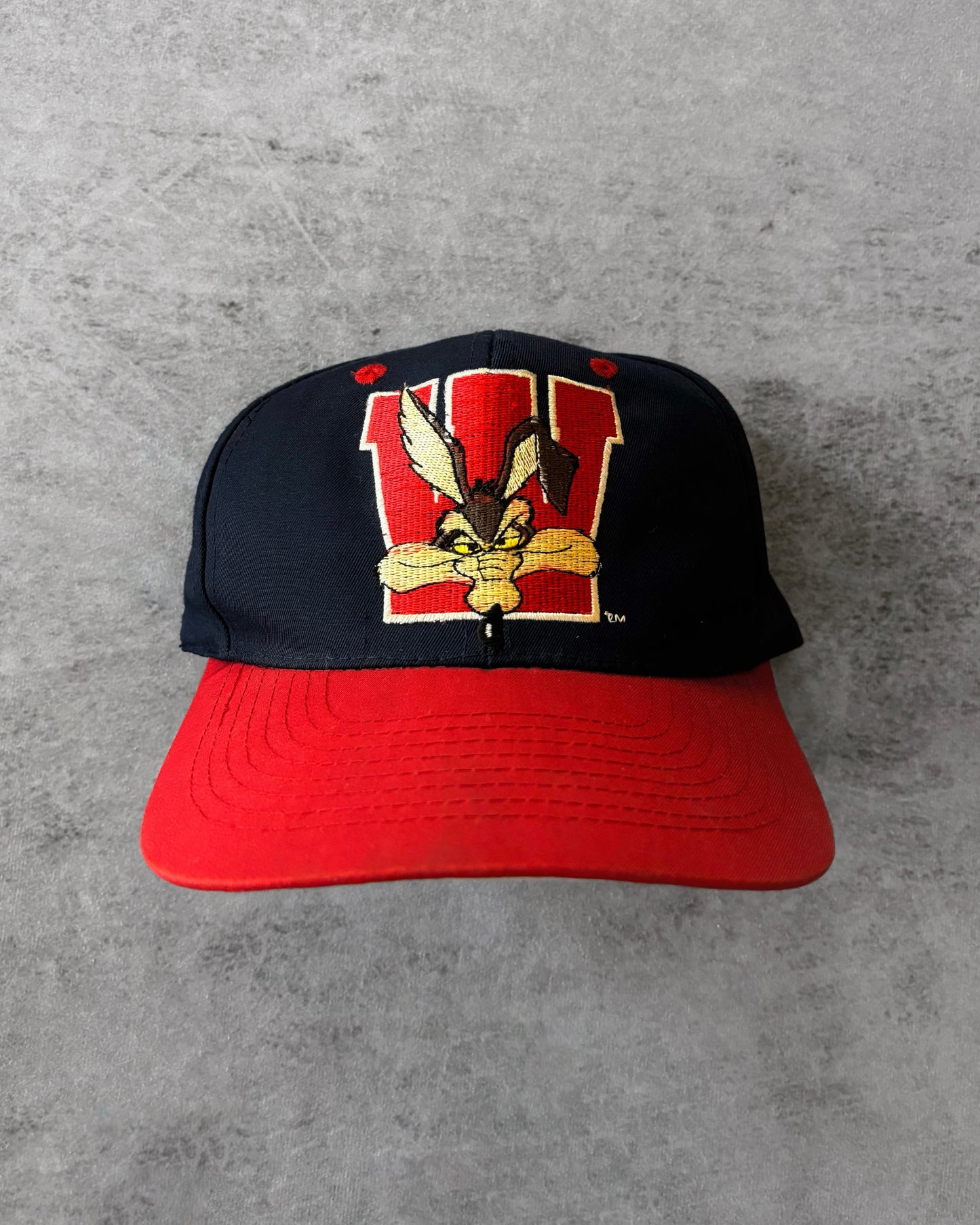 Vintage 1993 Looney Tunes Wile E. Coyote Cap – Drew Pearson – Navy/Red