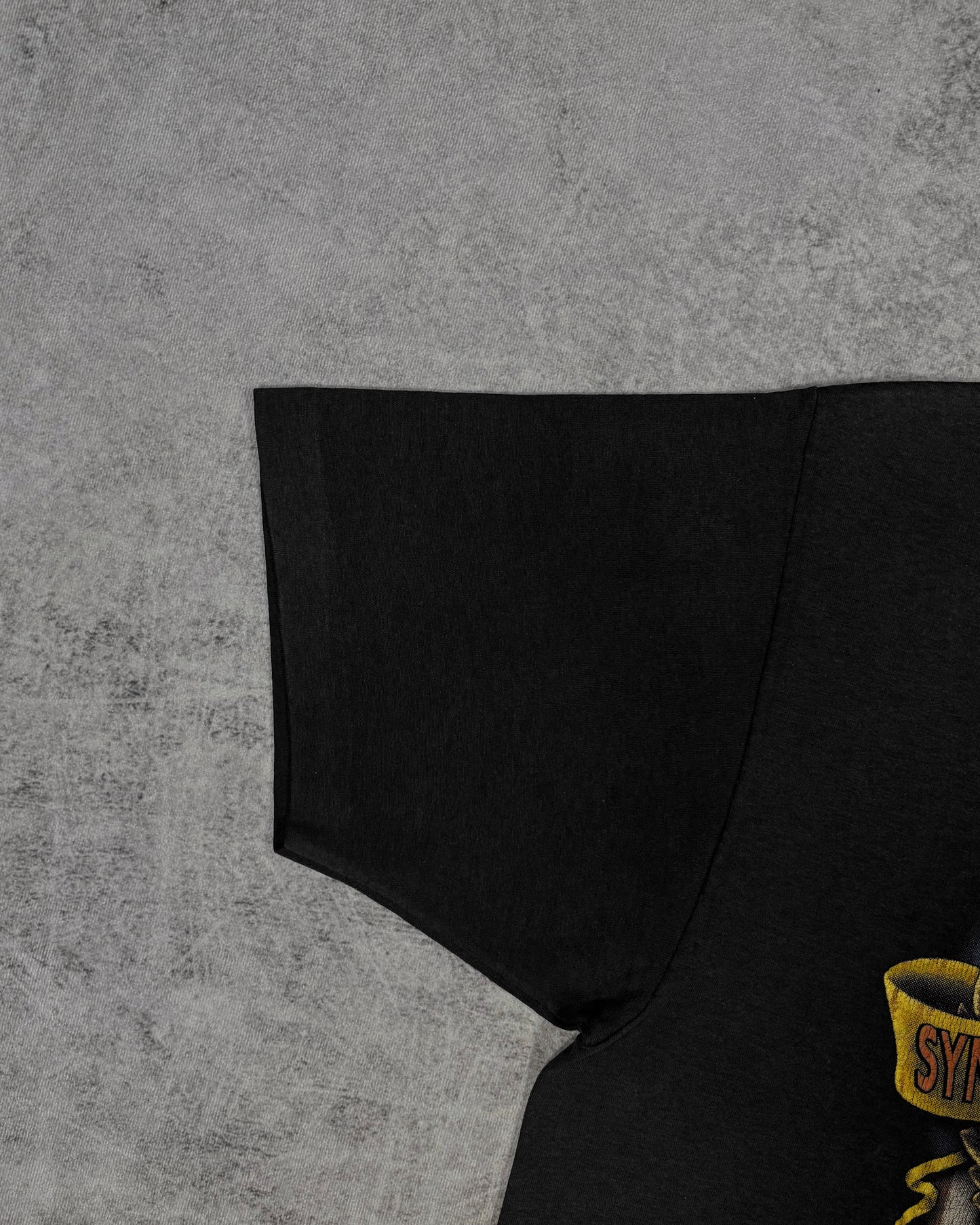 Smith and Wesson t-shirt single stitch detail